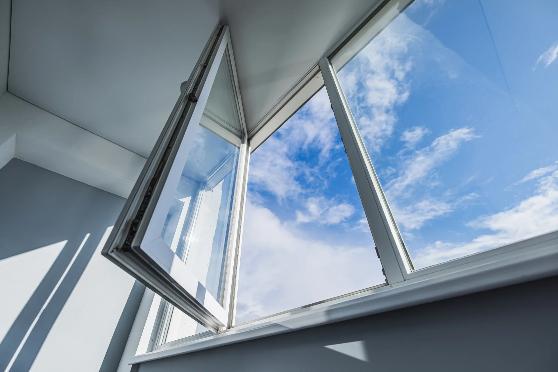 VLX 80 Casement Window in San Jose, CA | Westlight Windows San Jose - detail 1