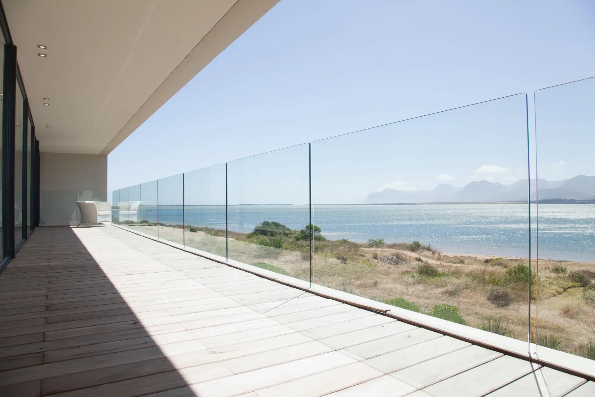 VLX 120 Glass Railing System in San Jose, CA | Westlight Windows San Jose - detail 1